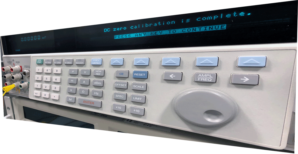 DC-kalibrator med display og tastatur